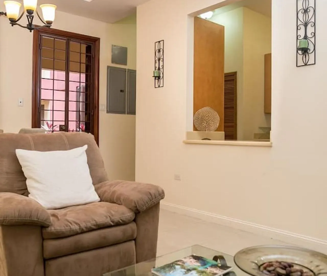 Apartment Ctbh At Argyle Apt 3 - 1-Bedroom W Pool Kingston Jamaica